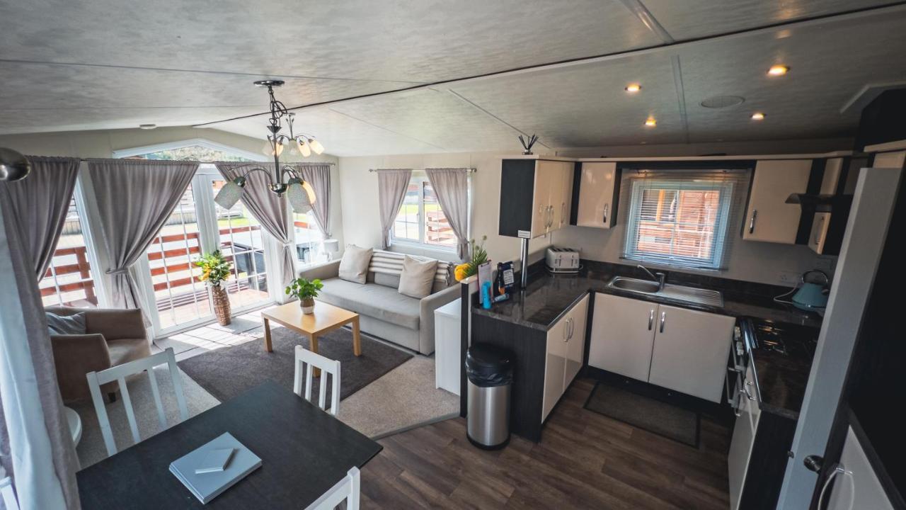 Angie'S Haven, Superb 2 Bedroom Lodge With Hot Tub - Sleeps 6 - Felmoor Park Морпет Екстер'єр фото