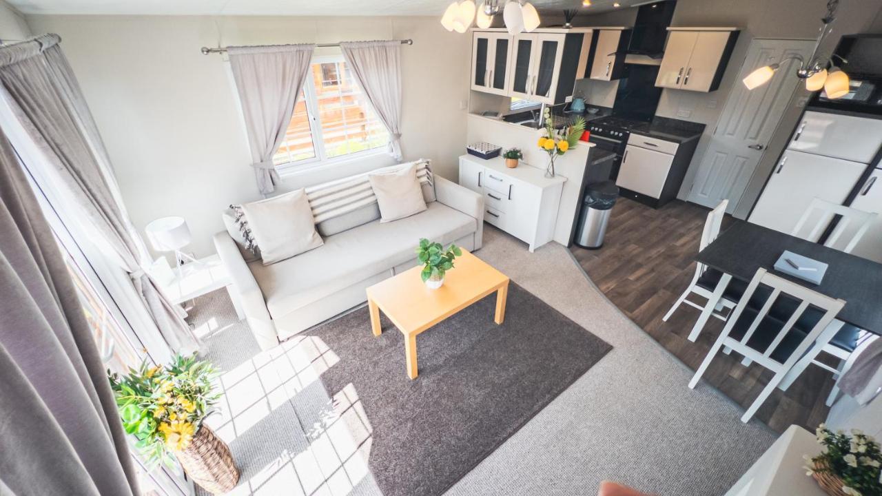 Angie'S Haven, Superb 2 Bedroom Lodge With Hot Tub - Sleeps 6 - Felmoor Park Морпет Екстер'єр фото