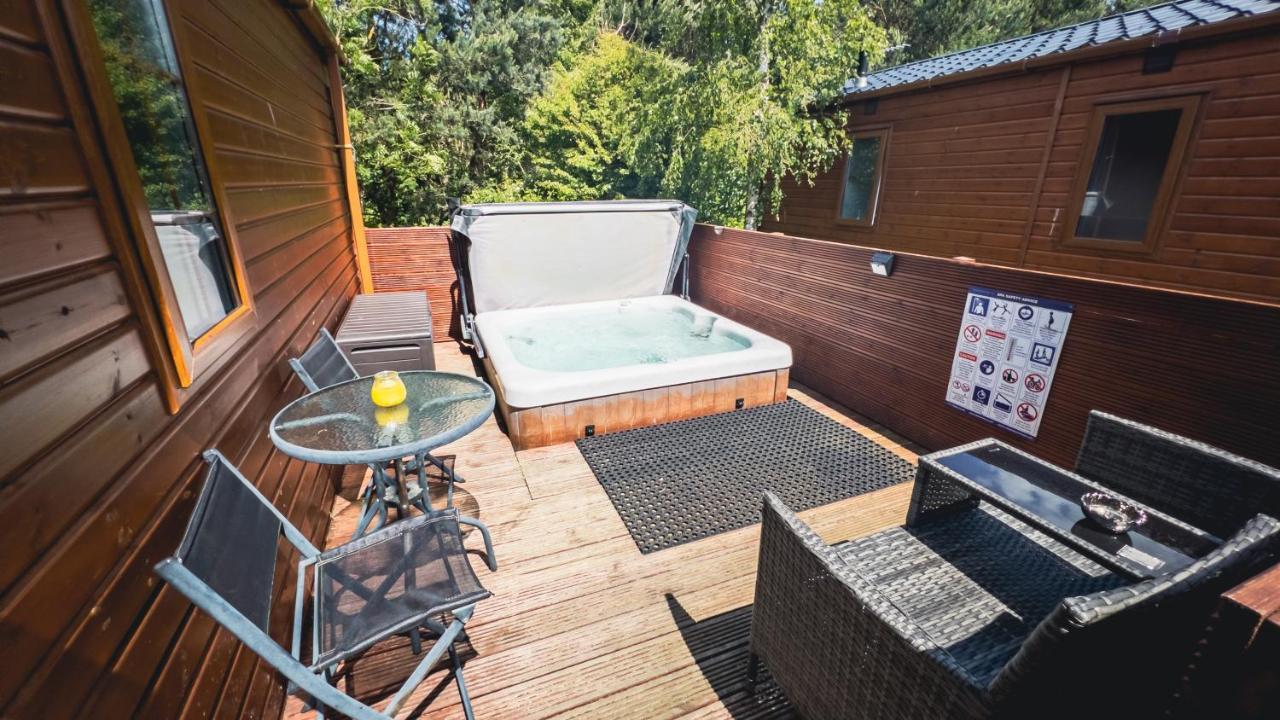Angie'S Haven, Superb 2 Bedroom Lodge With Hot Tub - Sleeps 6 - Felmoor Park Морпет Екстер'єр фото